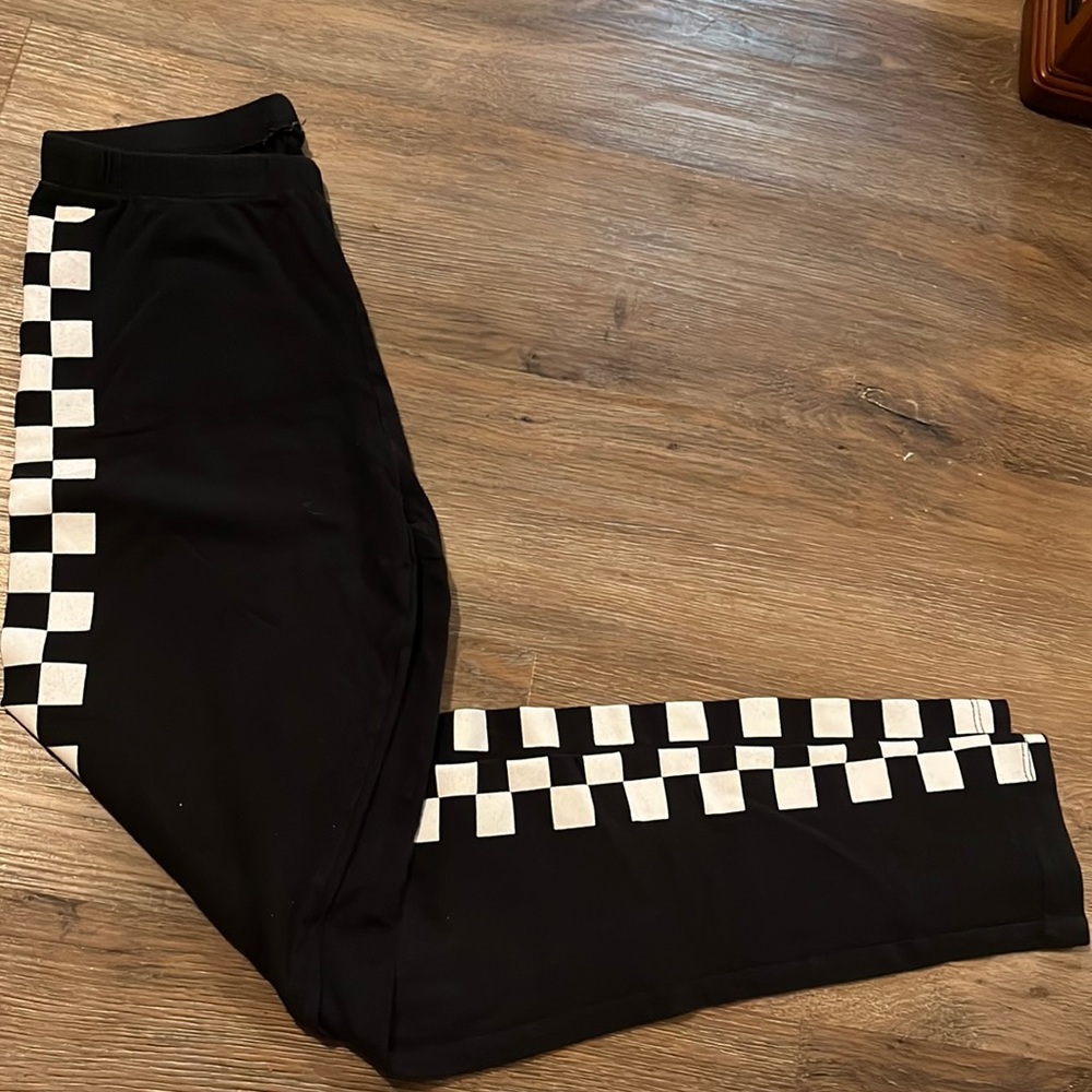 Black checkered small leggings